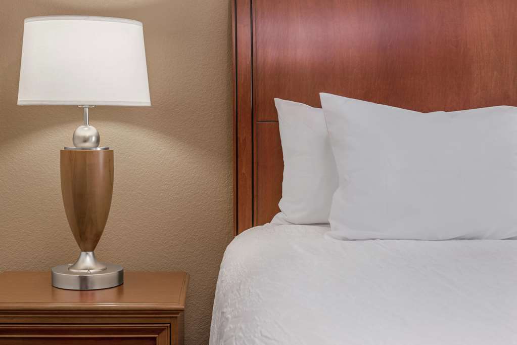 Hilton Garden Inn Minneapolis Мейпл-Гров Номер фото